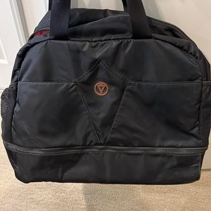 LuLulemon Ivivva Girls Duffle Bag.  “Weekend explorer” NWOT. RARE.